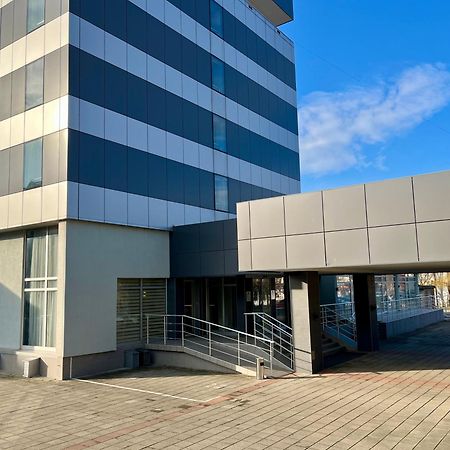 Hotel Monogram Park Ruma Exterior photo