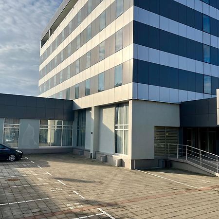 Hotel Monogram Park Ruma Exterior photo